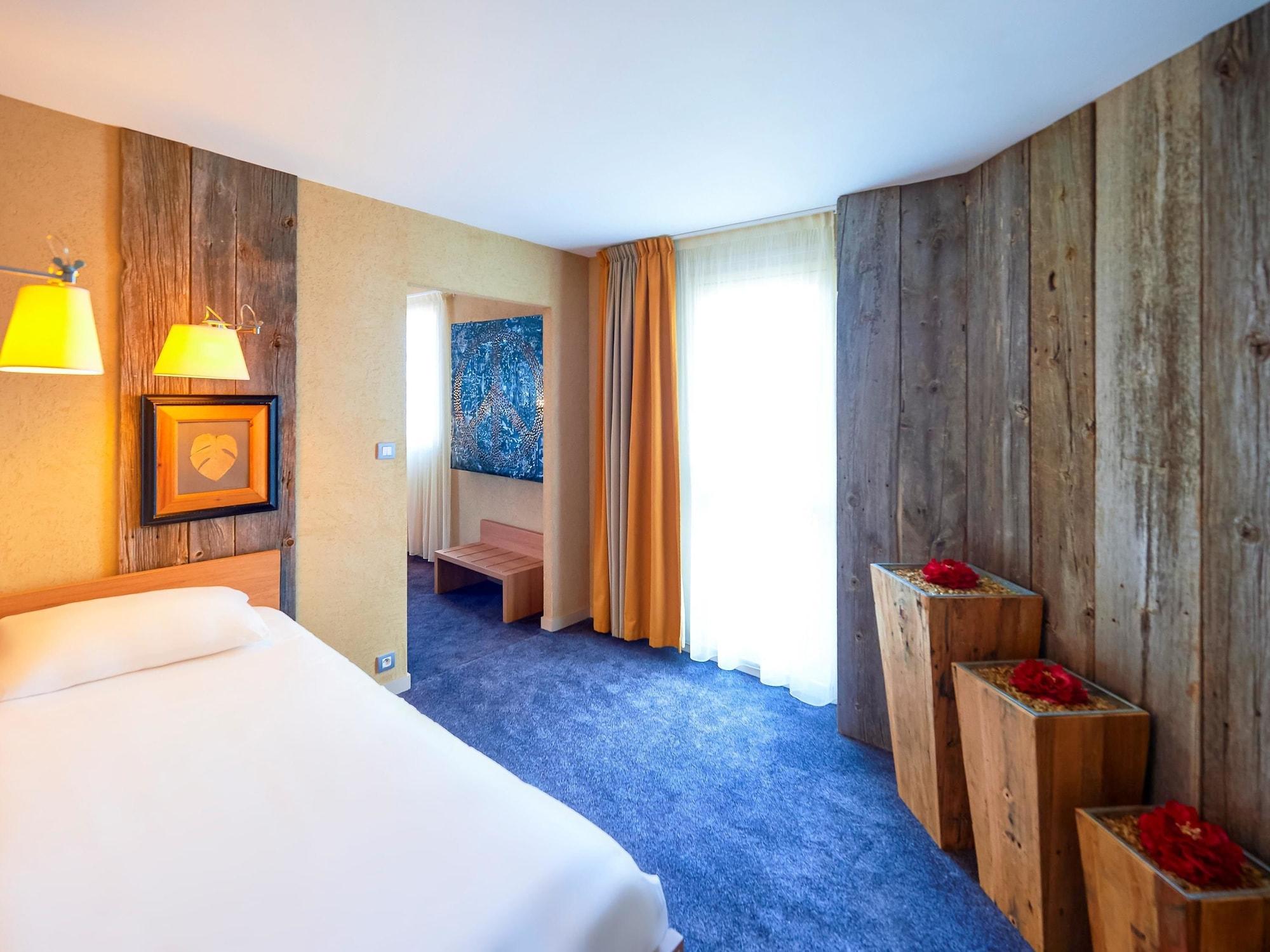 Ibis Styles Cholet Exterior foto