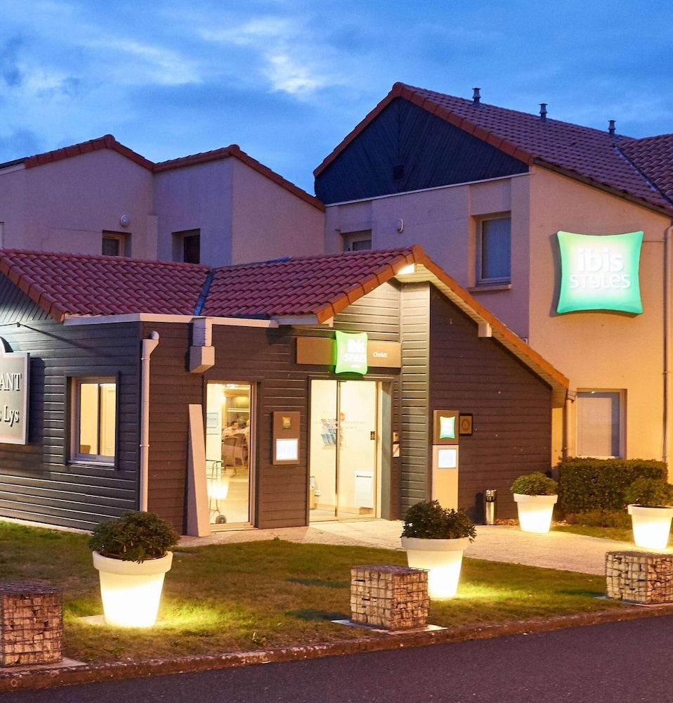 Ibis Styles Cholet Exterior foto
