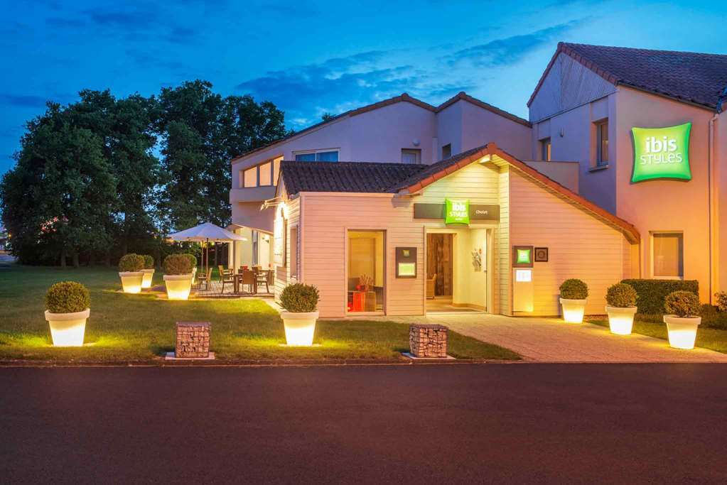Ibis Styles Cholet Exterior foto