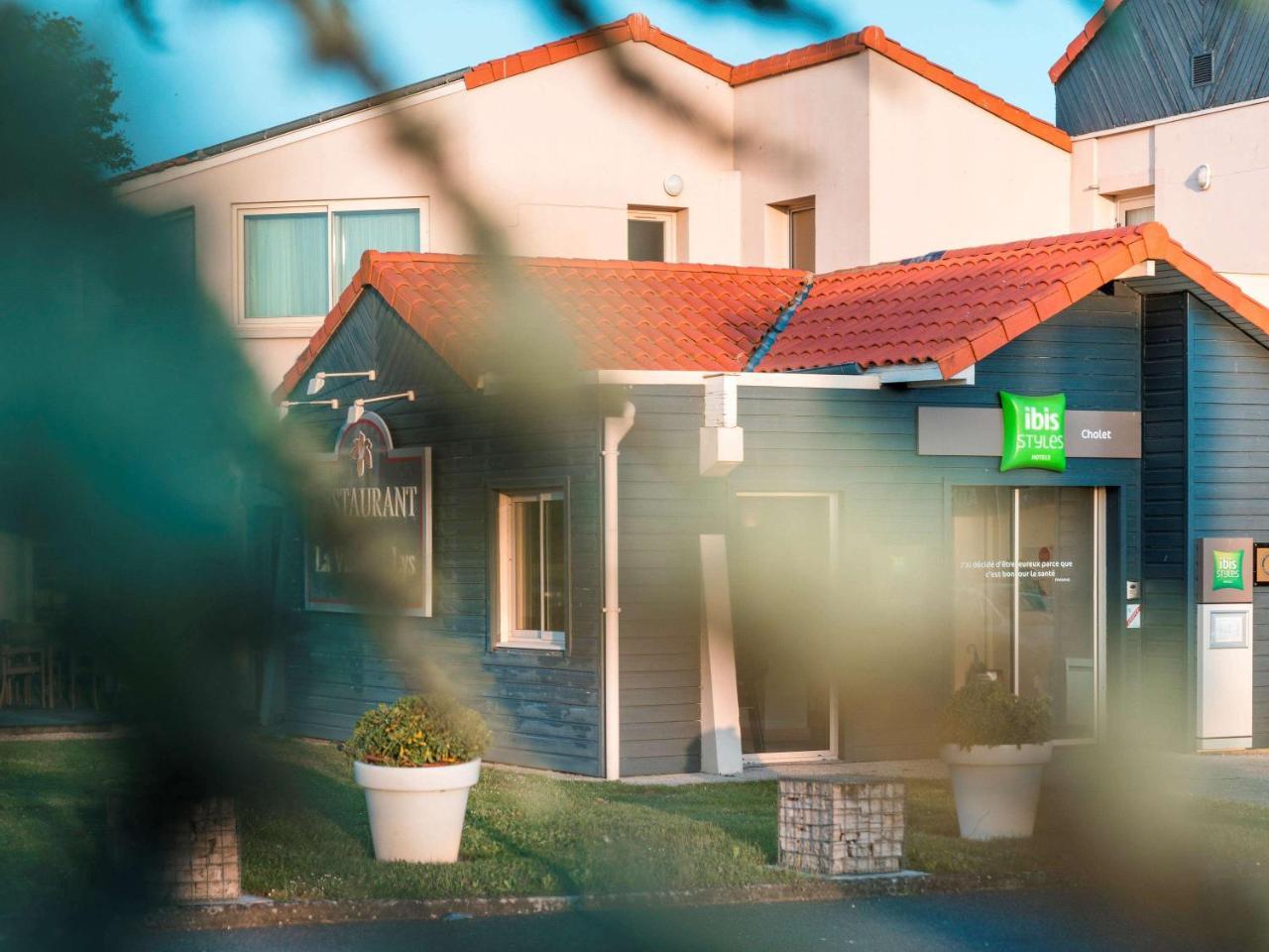 Ibis Styles Cholet Exterior foto